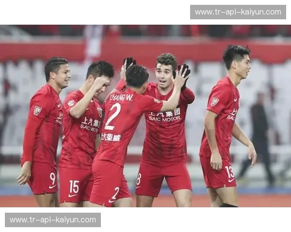 红蓝之巅的往事硝烟:上港与苏宁的火星撞地球,那场从未落幕的长三角德比 红蓝之巅的往事硝烟:上港与苏宁的火星撞地球,那场从未落幕的长三角德比